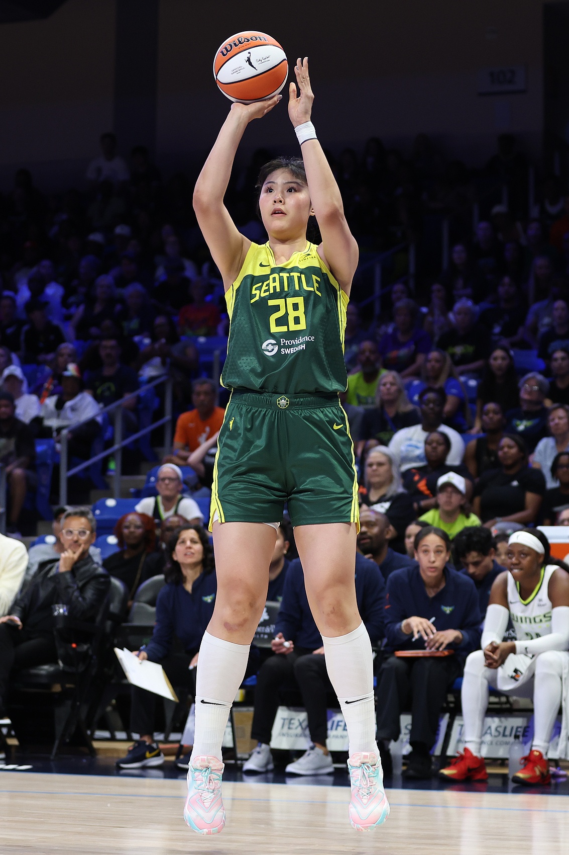 風暴遭夢想逆轉:李月汝面對瓊斯&格里娜兩大中鋒打2+1 獲解說稱贊