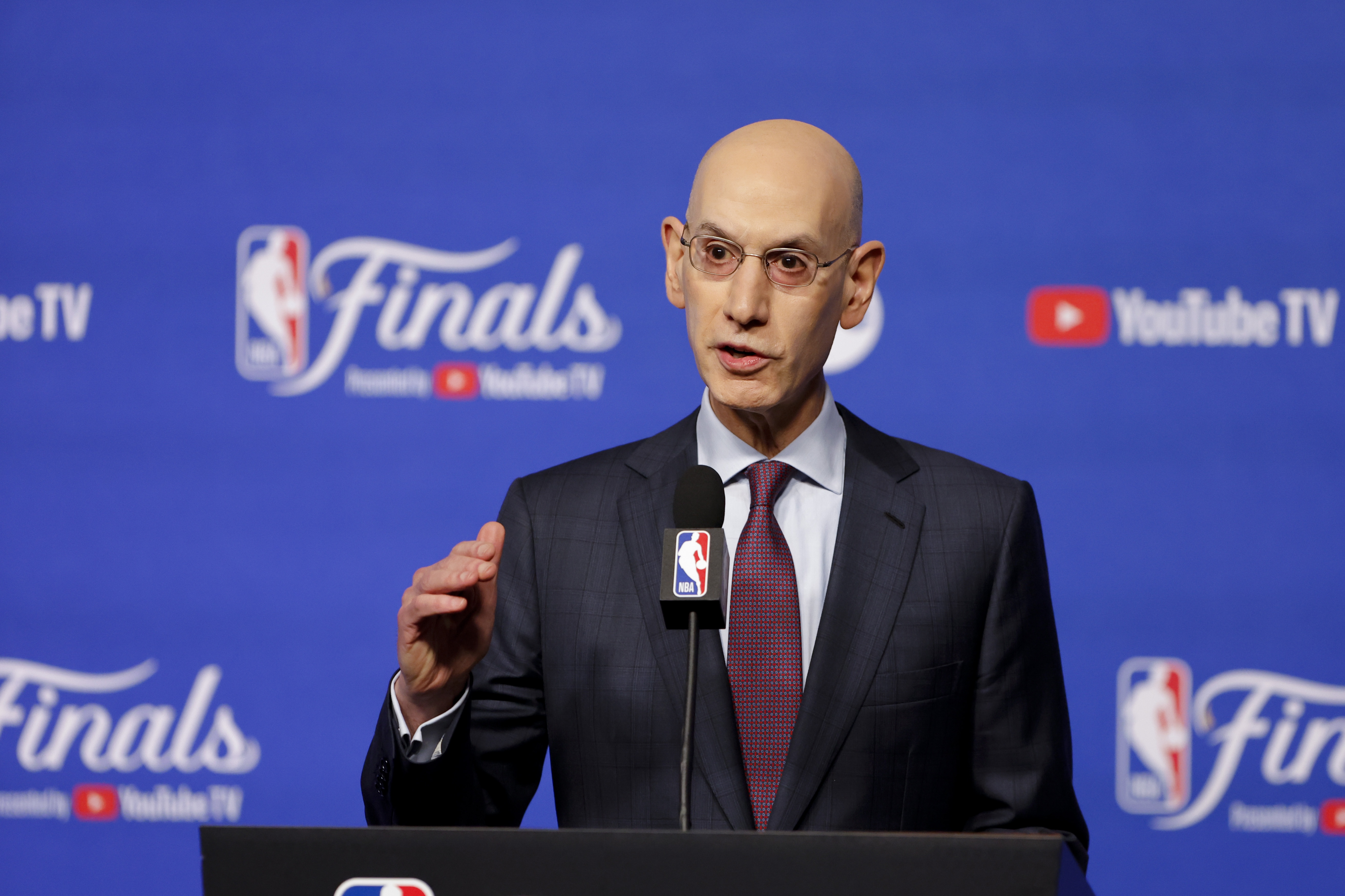 美記：近14年NBA已有14隊易主 家族企業(yè)被外界巨額資本接連取代