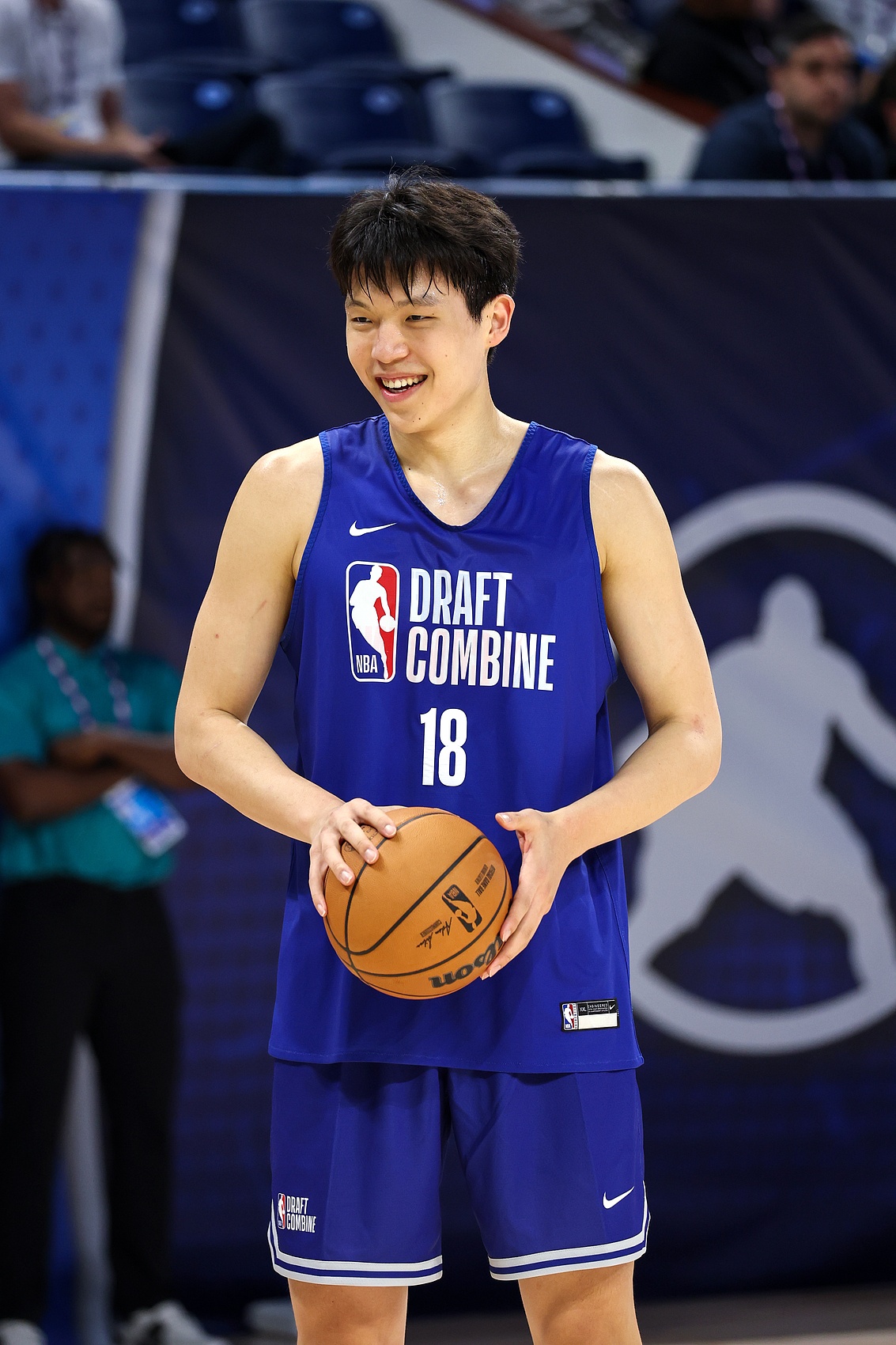青島日?qǐng)?bào)：無緣NBA選秀“小綠屋”意料之中，楊瀚森簽位基本確定