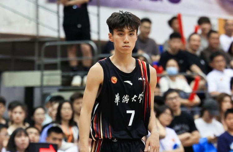 沒手感！葉潤峰16投4中得10分3板2助1斷 三分球14投僅2中