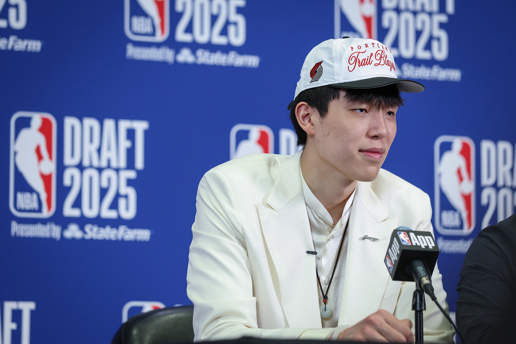 青島隊(duì)記：中國(guó)不缺有天賦大個(gè)子 但15歲就按NBA標(biāo)準(zhǔn)培養(yǎng)的不多見