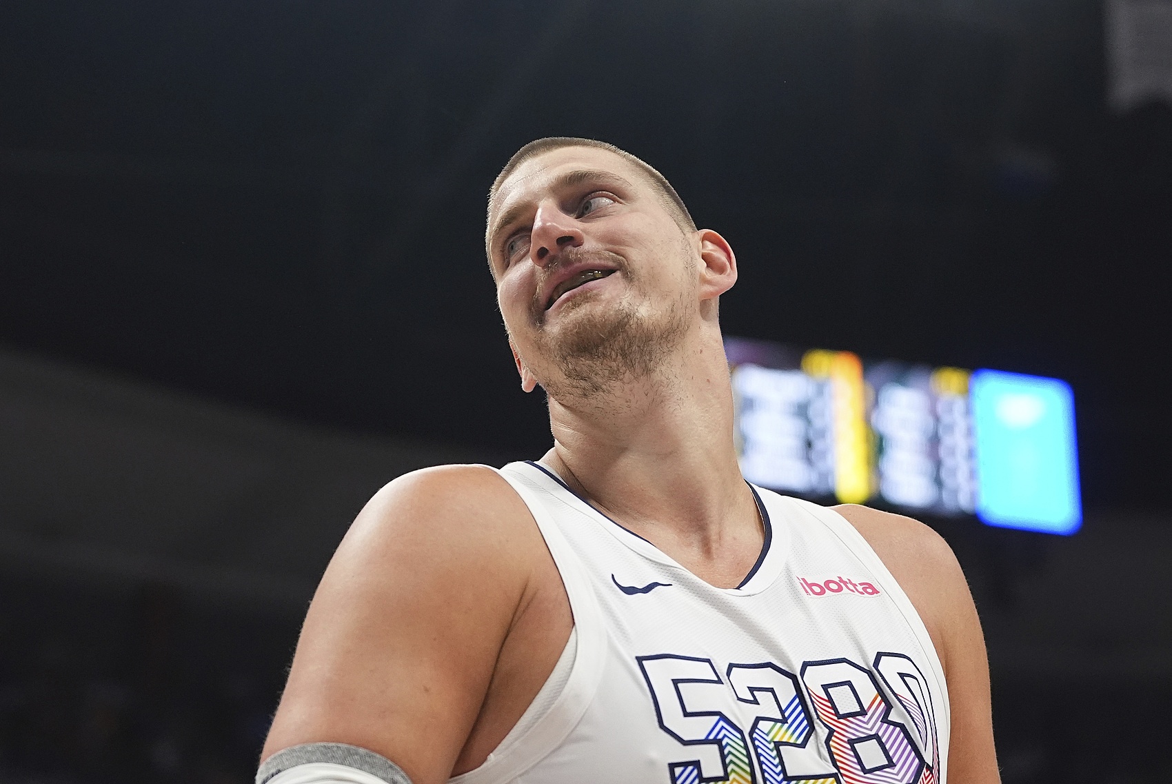??Windhorst：據(jù)我所知 約基奇對掘金休賽期的操作感到滿意