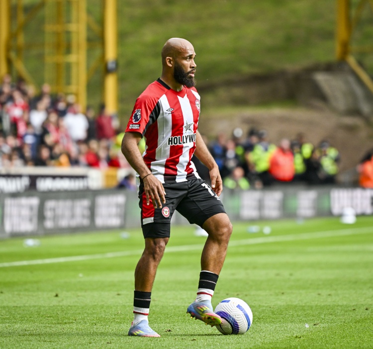 電訊報(bào)：姆貝莫預(yù)計(jì)本周抵達(dá)曼聯(lián)，談判未來幾天將取得突破