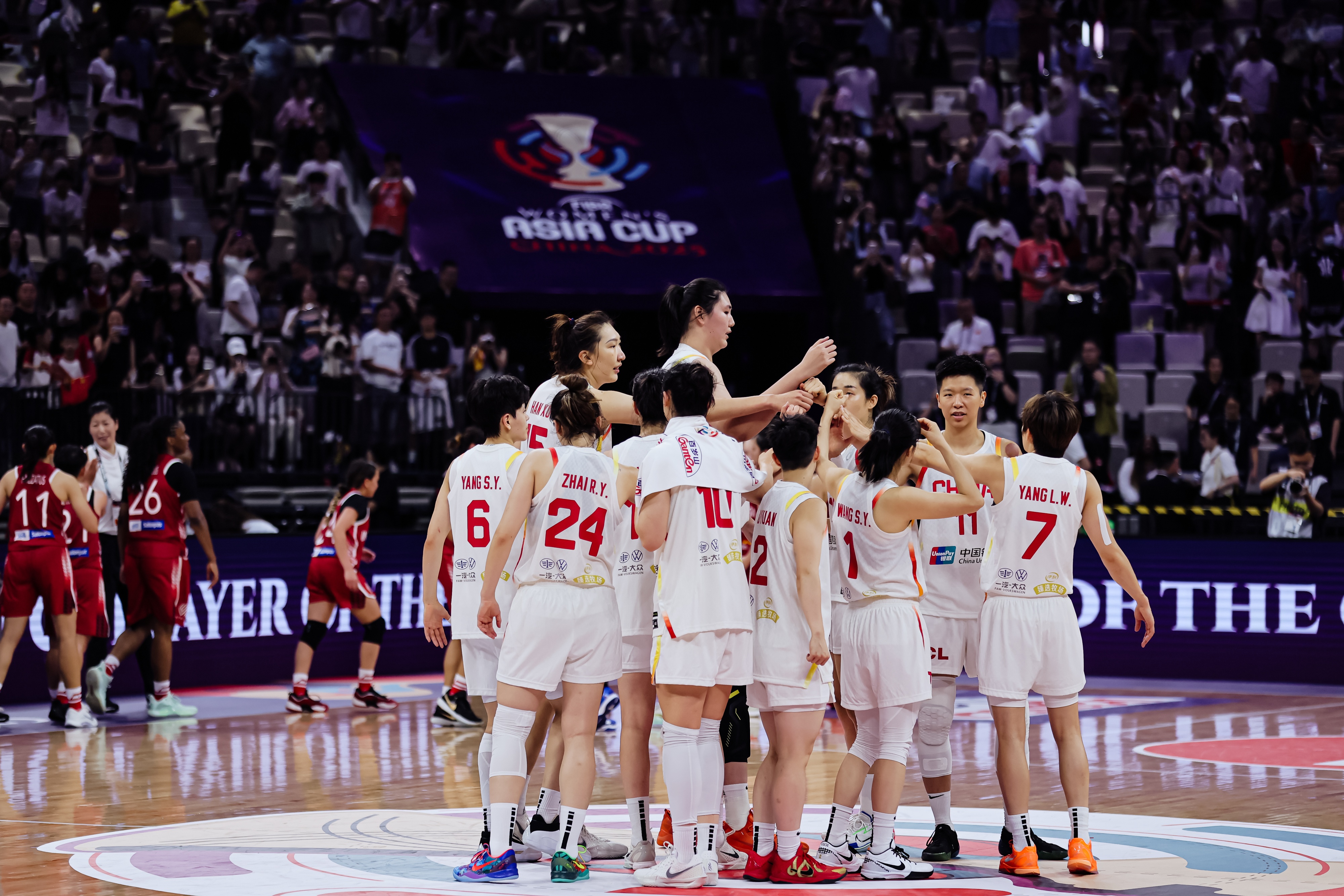 擴大領先優(yōu)勢！中國女籃第三節(jié)轟下30分 66-49領先17分進入末節(jié)