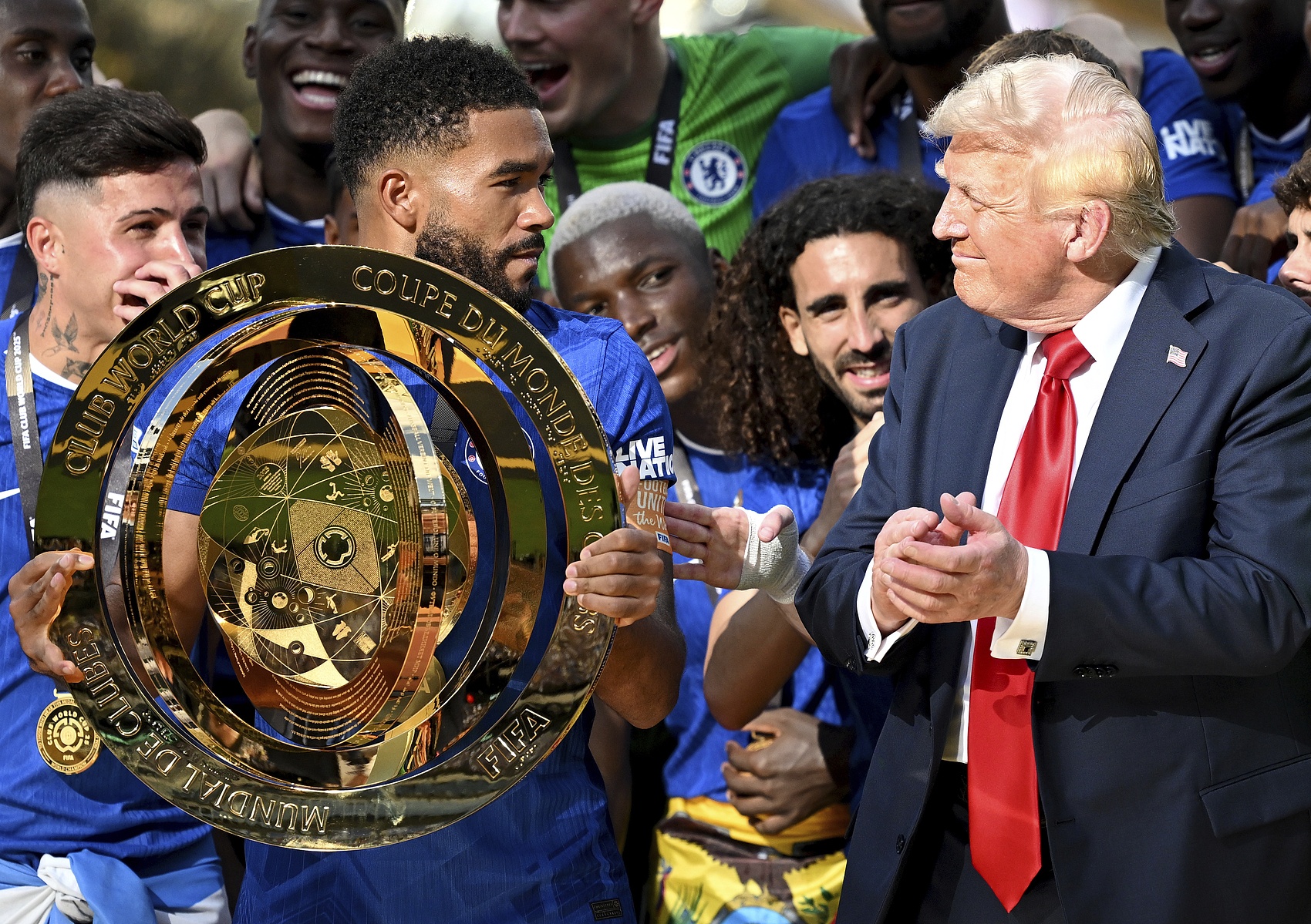 馬卡：特朗普考慮頒布法令，讓足球在美國從soccer改稱為football