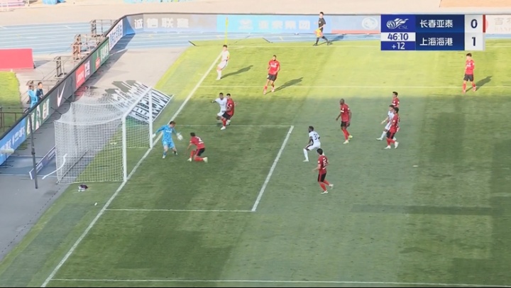 太倒霉了！阿不都海米提門前“二連擊”烏龍，海港1-0領(lǐng)先亞泰！