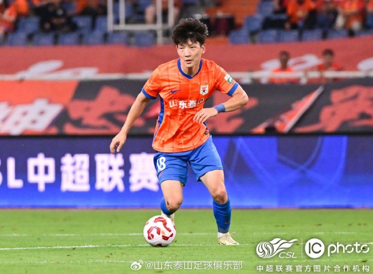 租借公告：經(jīng)協(xié)商一致，山東泰山球員盧永濤租借至河南俱樂部