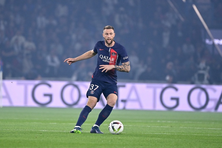 羅馬諾：什克里尼亞爾優(yōu)先選擇加盟費(fèi)內(nèi)巴切，雙方球隊(duì)還在談判