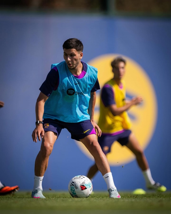 努力終有回報(bào)！世體：巴薩19歲新援巴德吉將隨隊(duì)出征季前賽