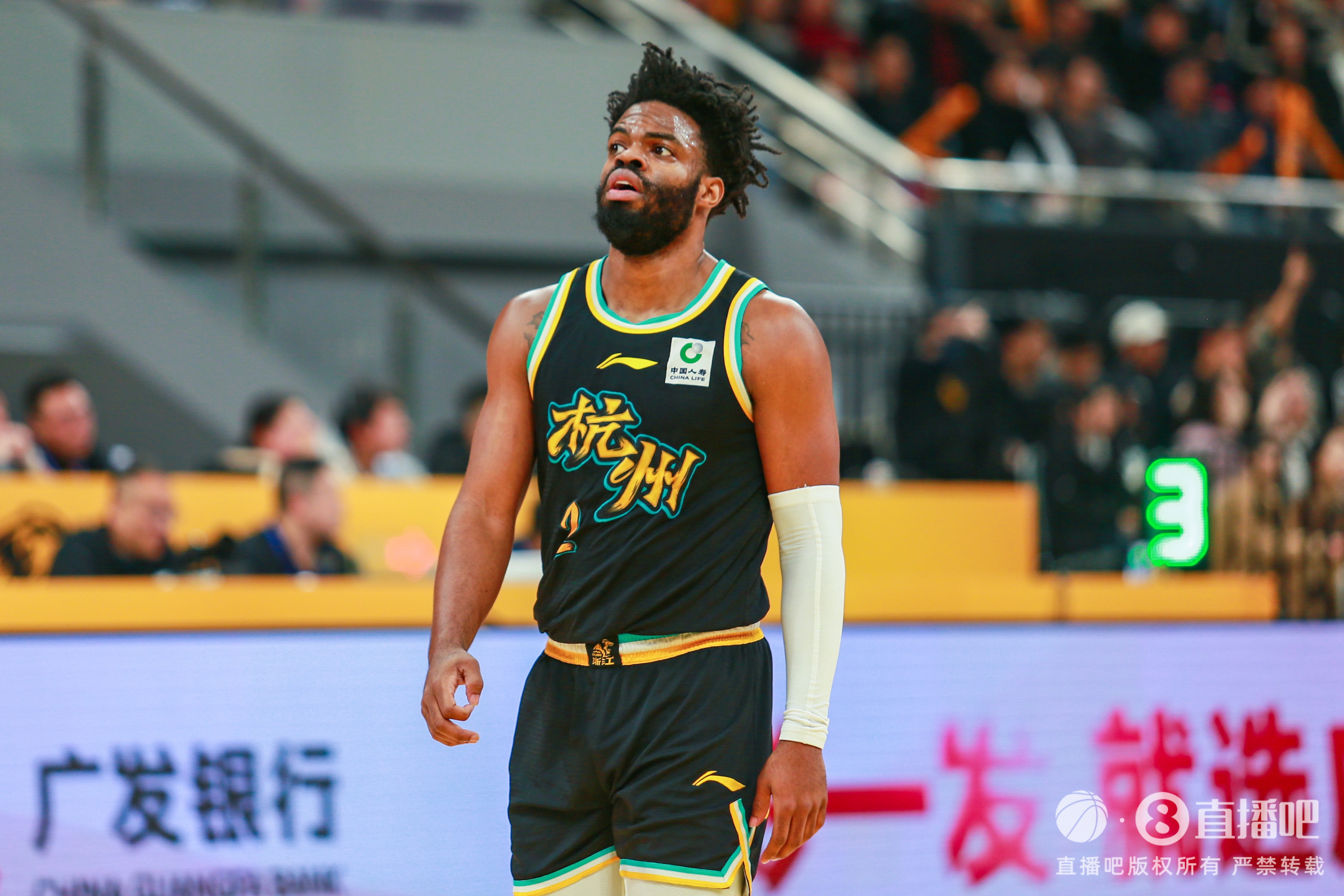 二進(jìn)宮？媒體人：浙江廣廈簽下了小德里克-沃頓