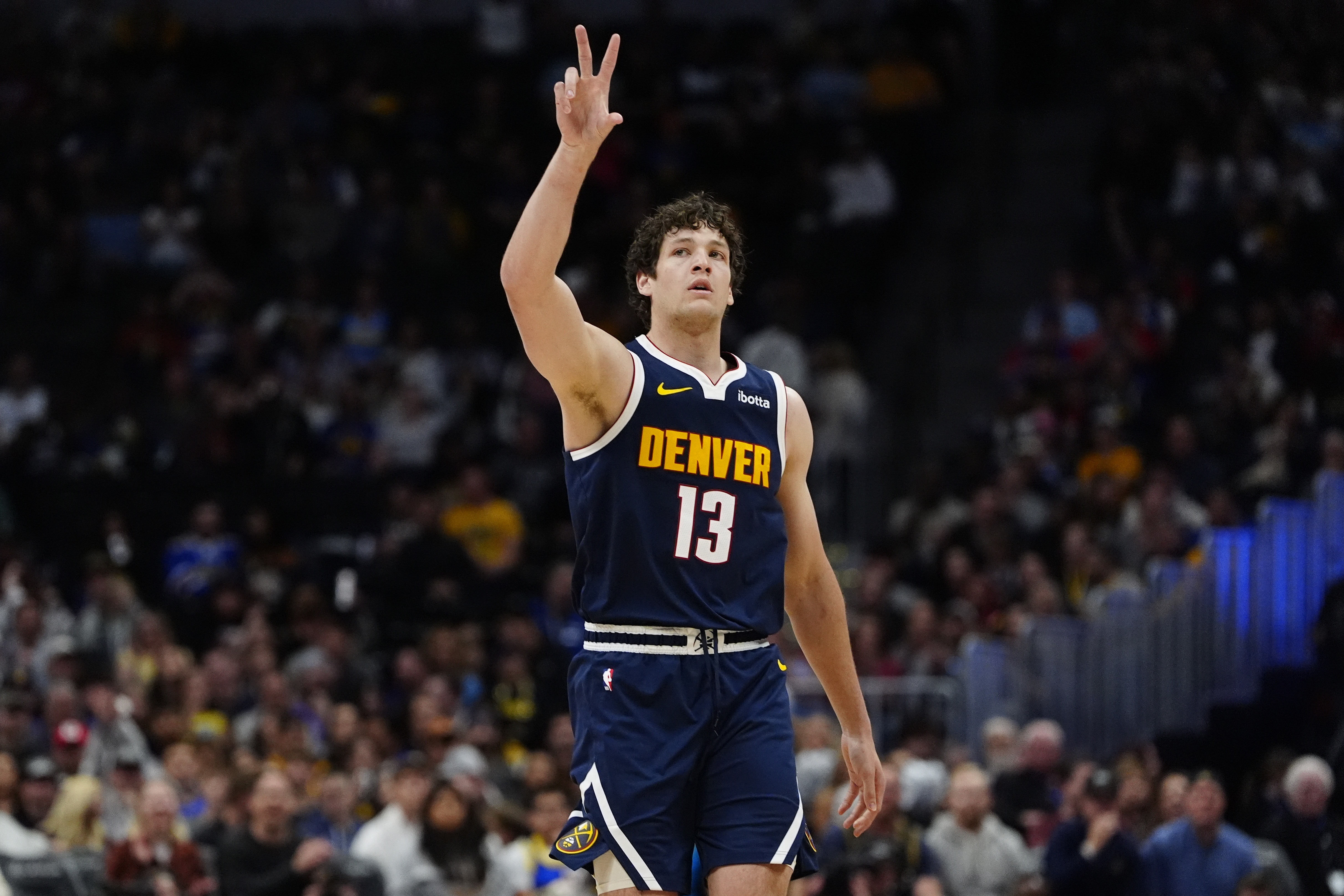 夏聯(lián)投籃命中率65.5%！Shams：灰熊與前鋒PJ-霍爾簽下雙向合同