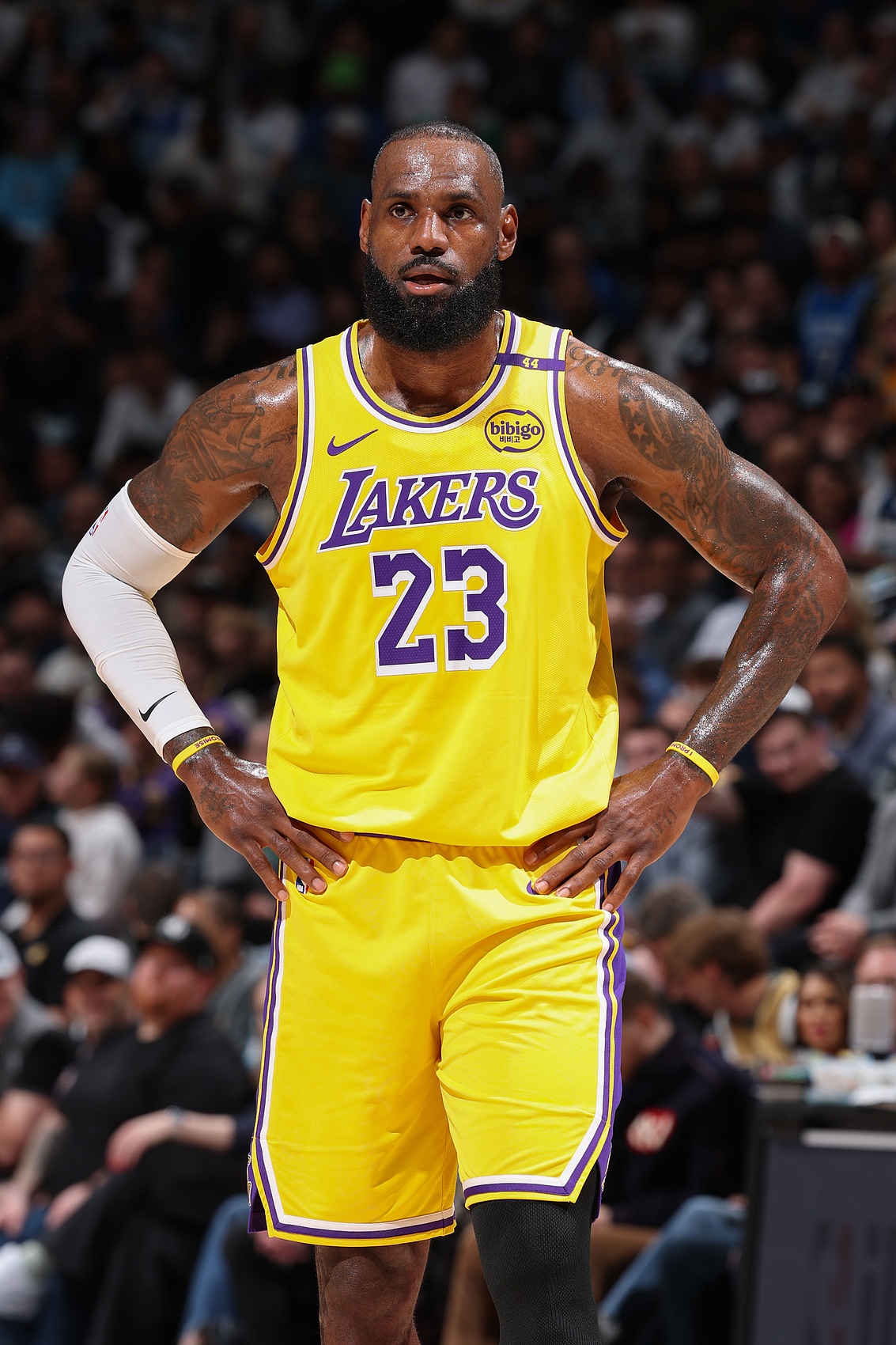 詹姆斯：NBA應(yīng)設(shè)立年度最佳進(jìn)攻球員獎(jiǎng) 就像NFL那樣