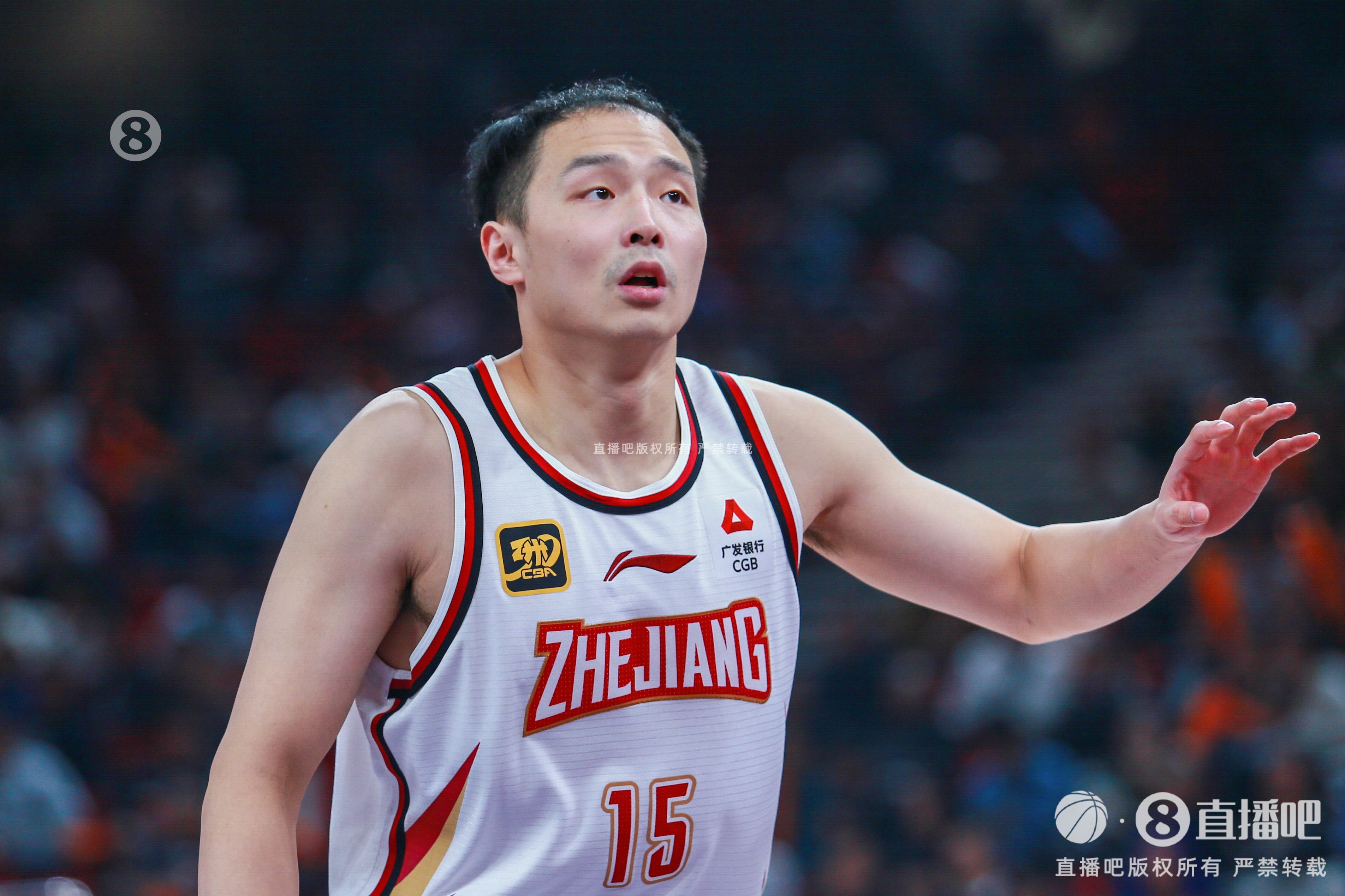 媒體人：按規(guī)則王奕博加盟青島是板上釘釘 但浙江似不愿輕易放手