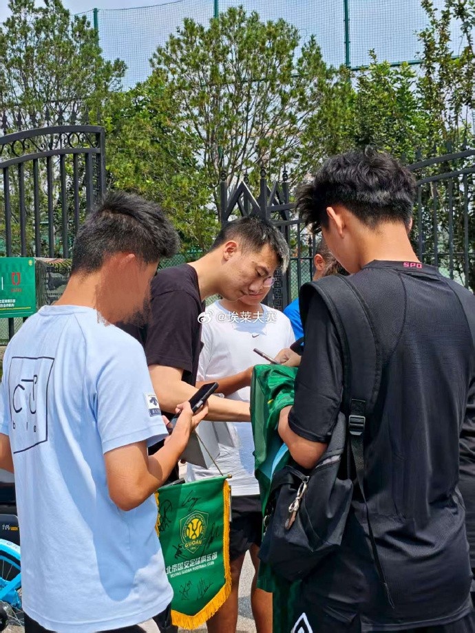 博主：韓佳奇在京津德比前歸隊，他清瘦了許多