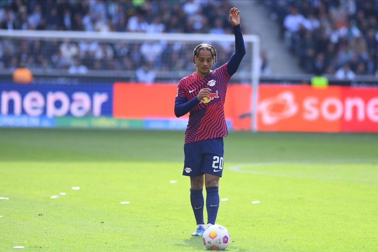 記者：切爾西仍在與萊比錫商談西蒙斯轉(zhuǎn)會(huì)，萊比錫等待正式報(bào)價(jià)