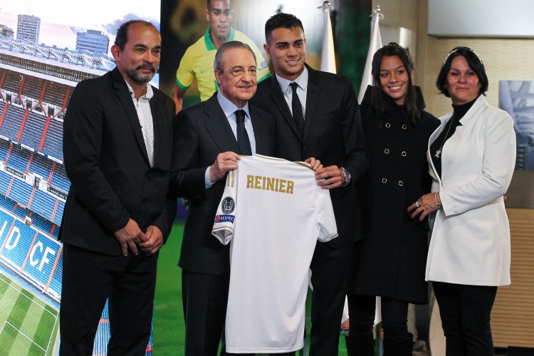 進(jìn)球網(wǎng)：皇馬原本在考慮跟雷尼爾解約，但米內(nèi)羅競(jìng)技介入簽下了他