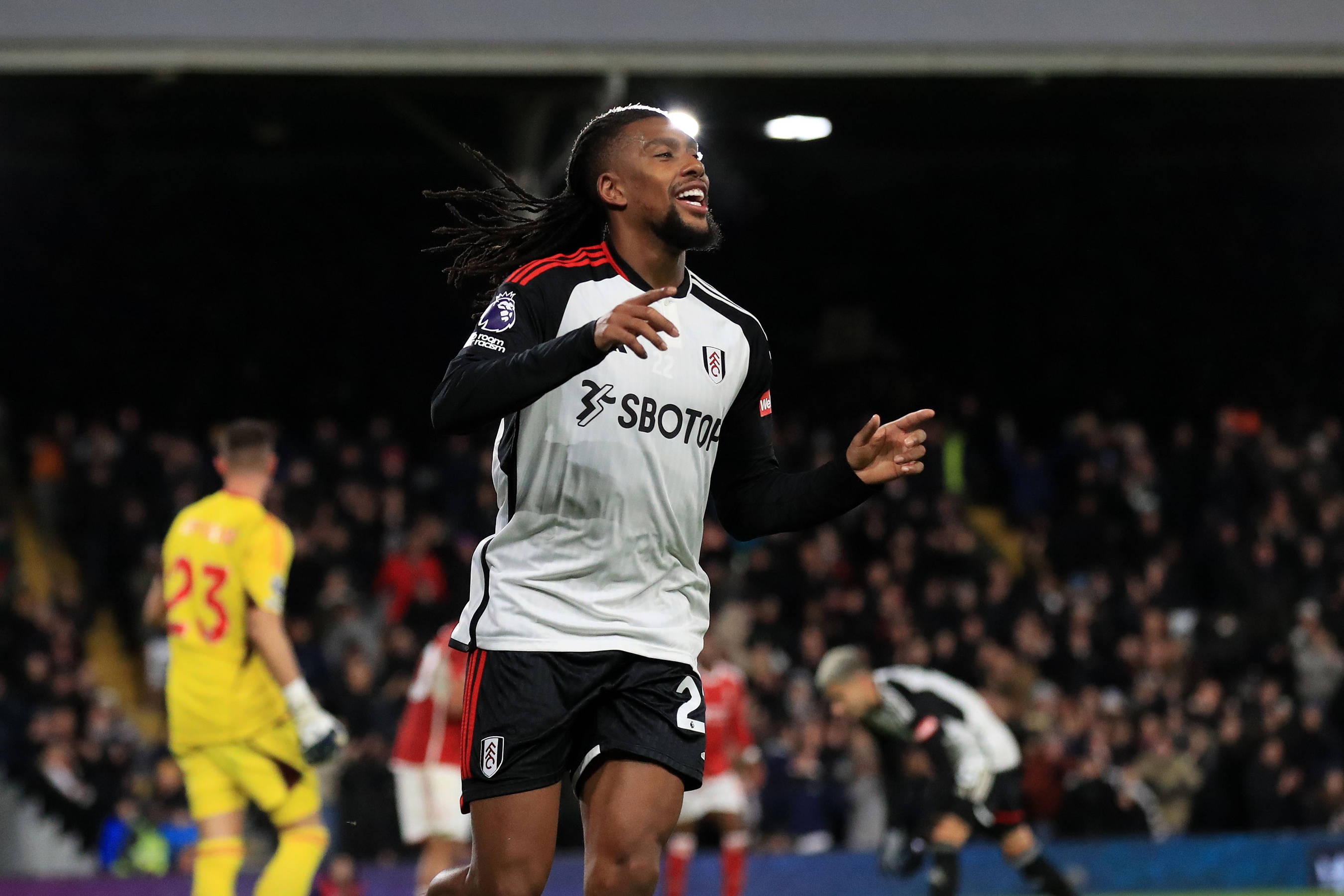 擁有27處房產(chǎn)??伊沃比：足球生涯很短暫，我不想退役后迅速破產(chǎn)