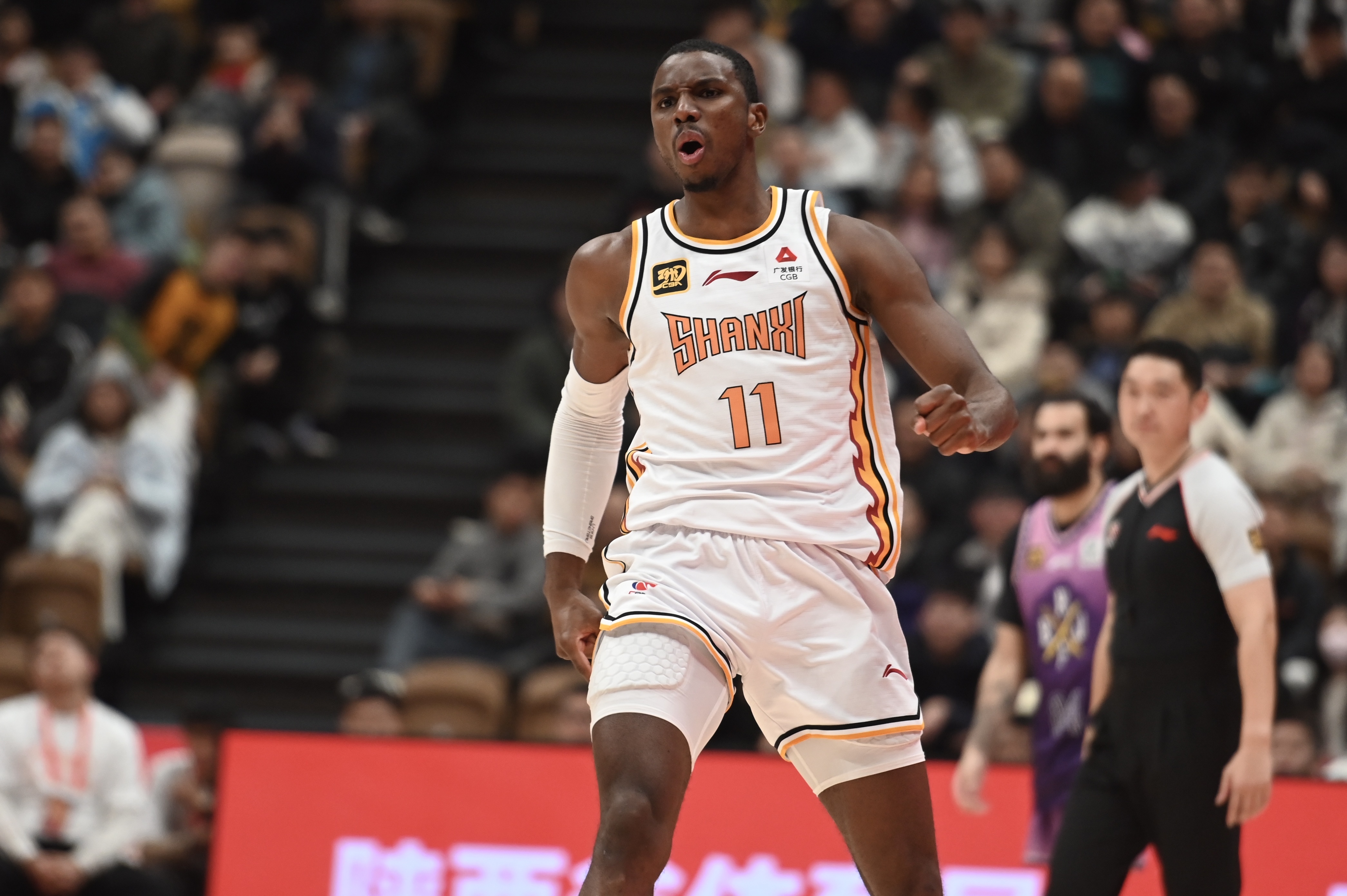 收到歐洲優(yōu)質(zhì)報價！媒體人： 迪亞洛新賽季很有可能不會返回CBA