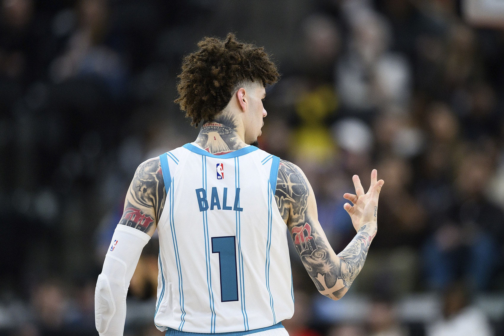 黃蜂GM：總有一天我們會押上所有資產(chǎn)爭取核心球員 現(xiàn)在堅守過程