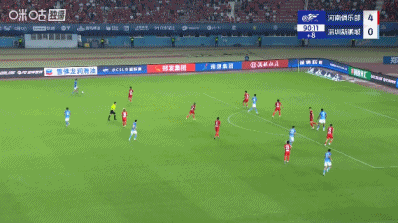 下半場補時階段，韋斯利捅射破門，新鵬城扳回一球仍1-4落后河南