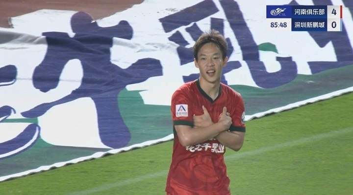 新鵬城大比分落后河南，記者：搞足球不是搞代工廠，管理非常重要