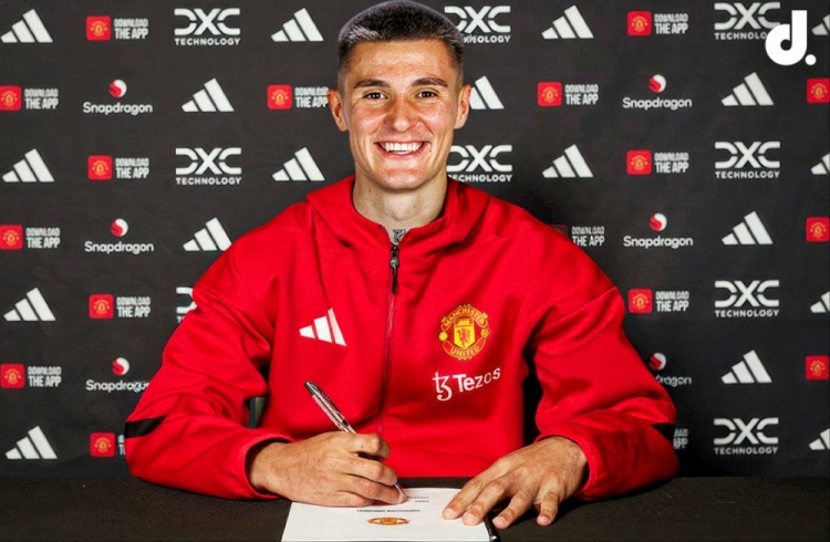 記者：塞斯科今日已經(jīng)拍完曼聯(lián)媒體宣傳素材，官宣即將發(fā)布