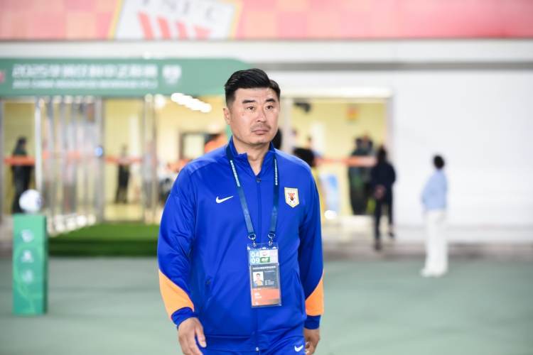 韓鵬：2-0領先后有些松懈 希望隊員動作更準確一些避免再染紅