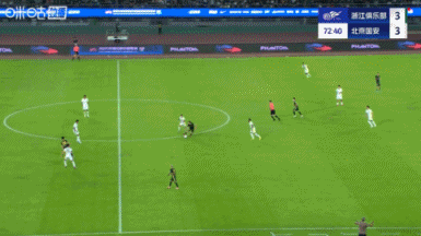 就差一點(diǎn)！王鈺棟一條龍殺入禁區(qū)+單挑王剛，兜射被侯森撲出