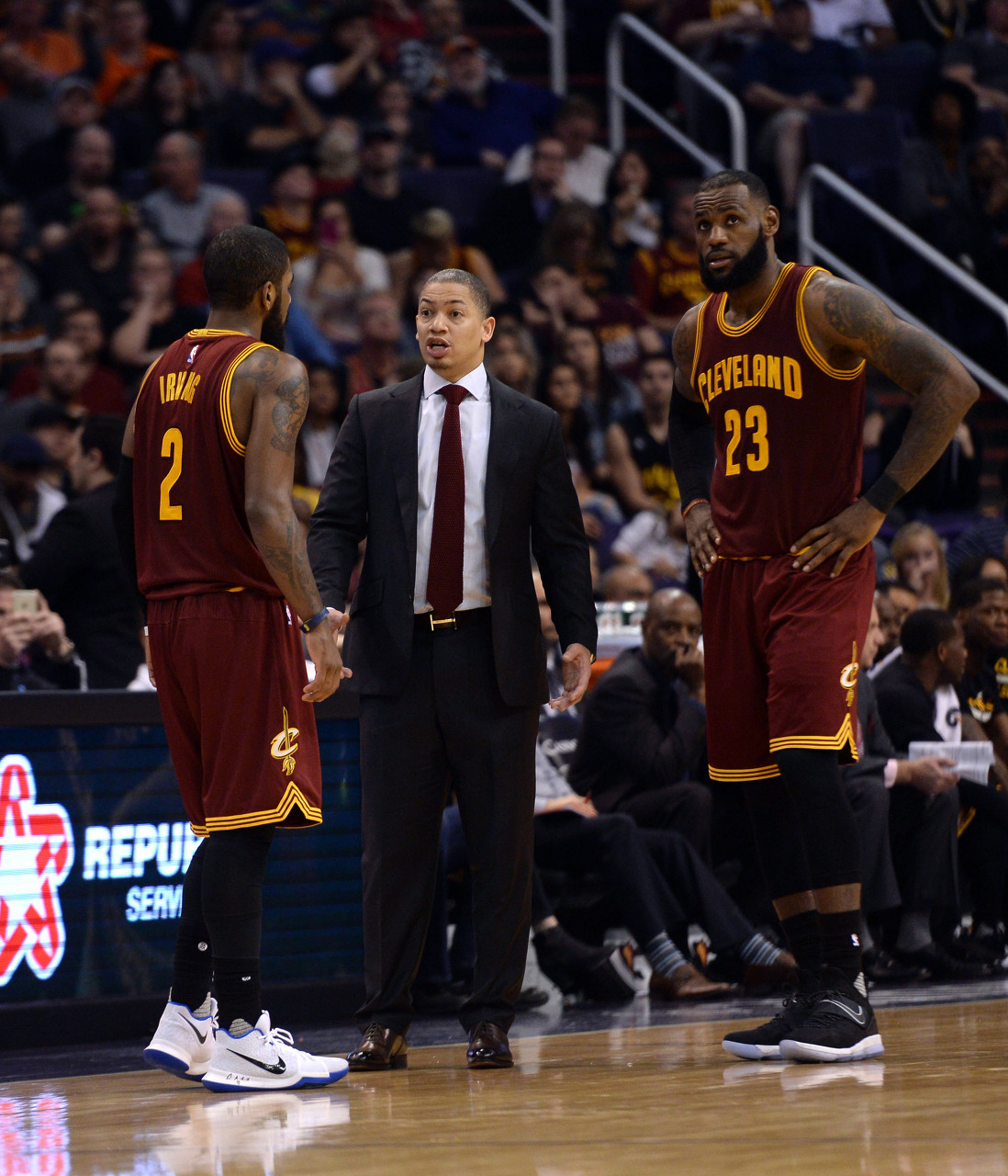 歐文：和老詹打球會(huì)被置于風(fēng)口浪尖 我退役后你們會(huì)聽到真實(shí)故事