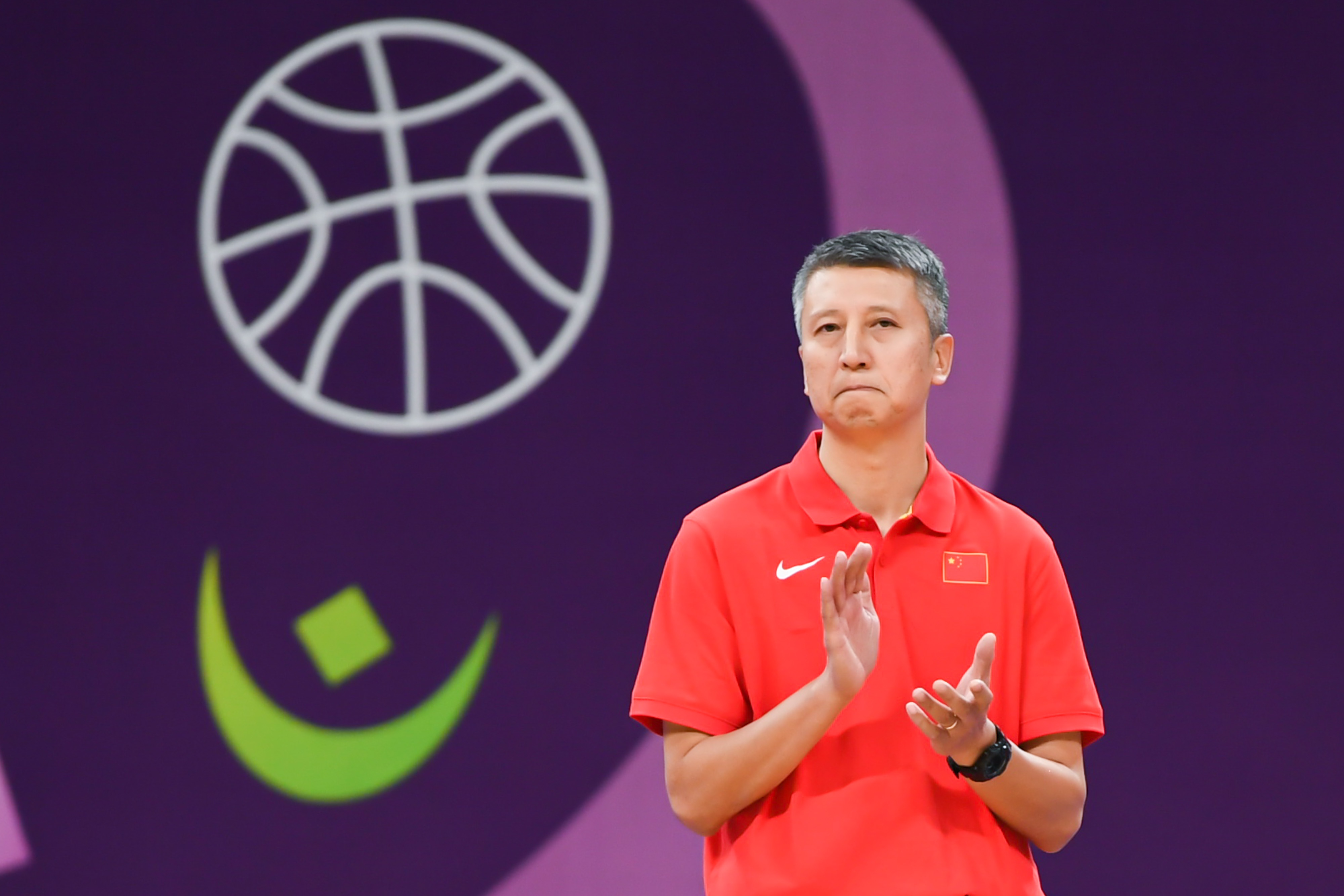 揚(yáng)子晚報(bào)：小組賽三連勝鎖定八強(qiáng) 中國(guó)男籃完成亞洲杯階段性目標(biāo)