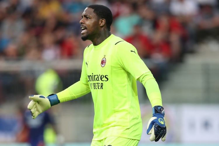 記者：切爾西球迷比賽中嘲諷邁尼昂，稱他是劣質(zhì)版羅伯特-桑切斯