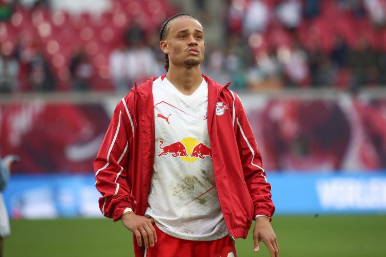 記者：藍(lán)軍希望出售恩昆庫(kù)和杰克遜，從而推動(dòng)引進(jìn)西蒙斯和加納喬