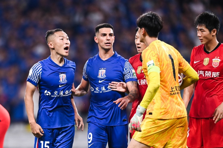 媒體人：申花7人跑動過萬米海港4人 位置前提讓吳曦前插機(jī)會減少