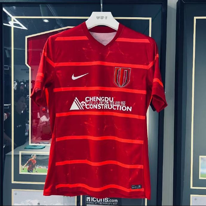 博主：成都蓉城亞冠球衣胸前廣告是英文版成都建工