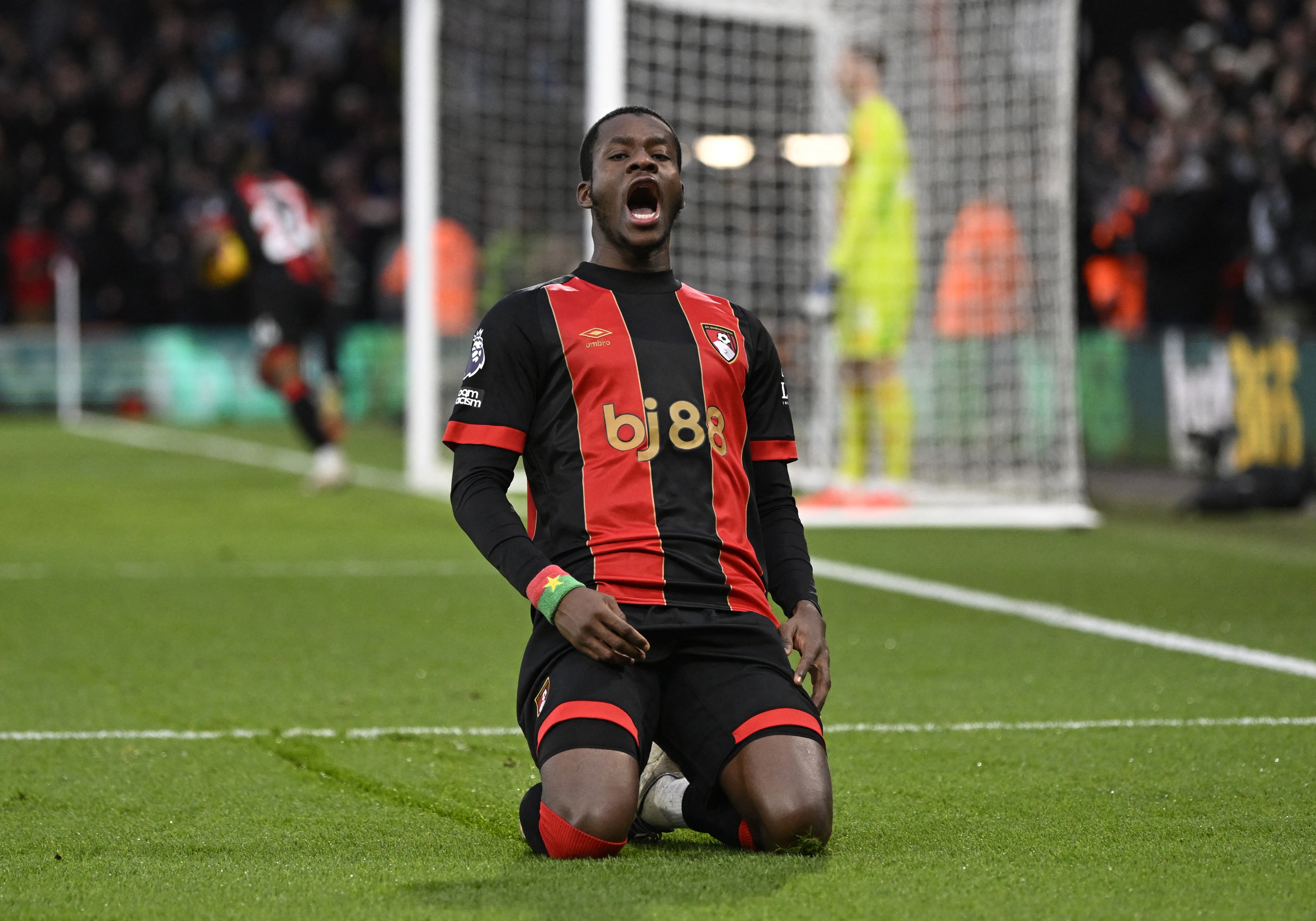 記者：布倫特福德無法推進簽約瓦塔拉，除非伯恩茅斯簽下替代者