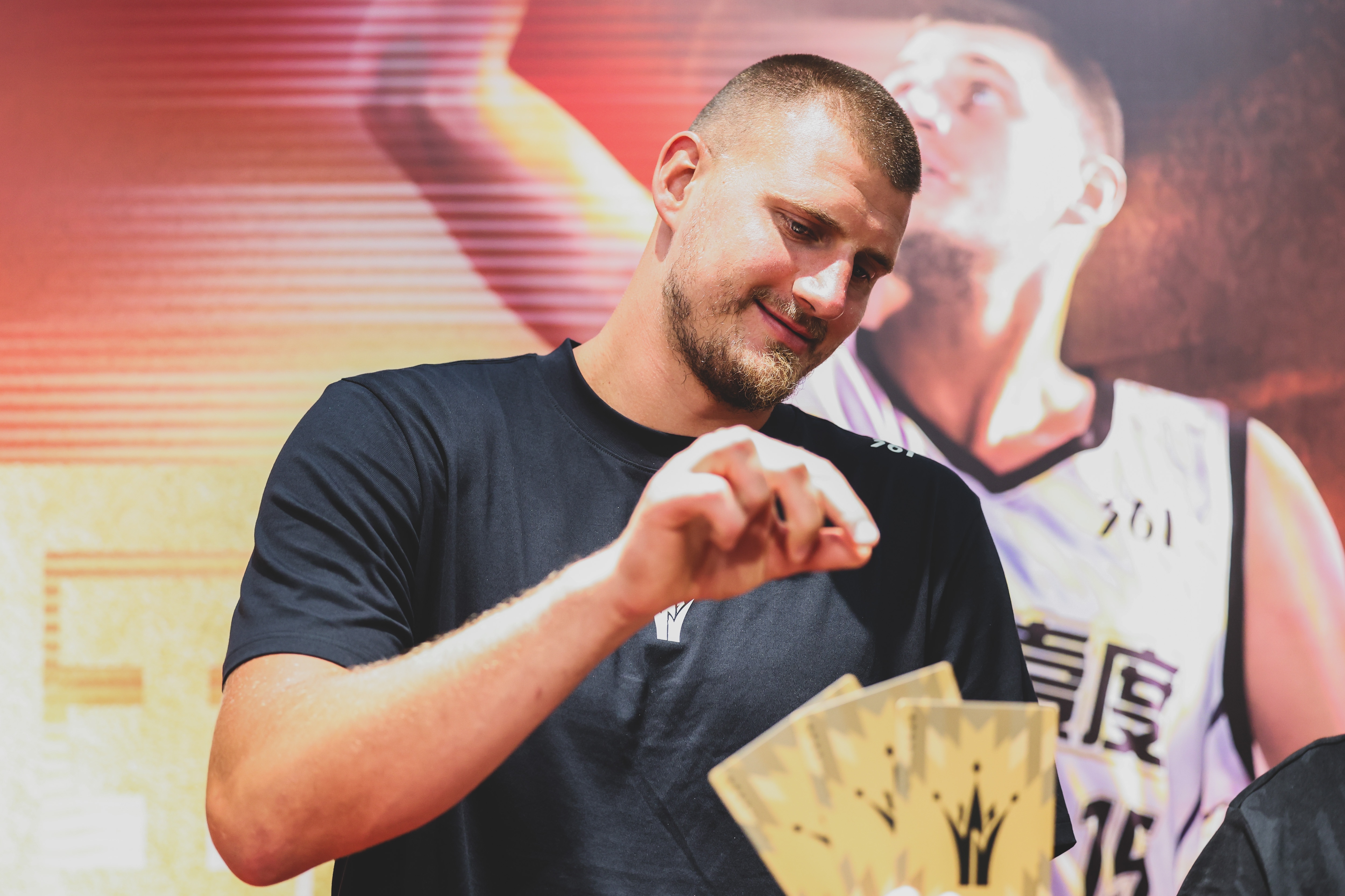 TA記者：NBA對(duì)約基奇來(lái)說(shuō)只是工作 他32或33歲時(shí)選擇退役都不奇怪