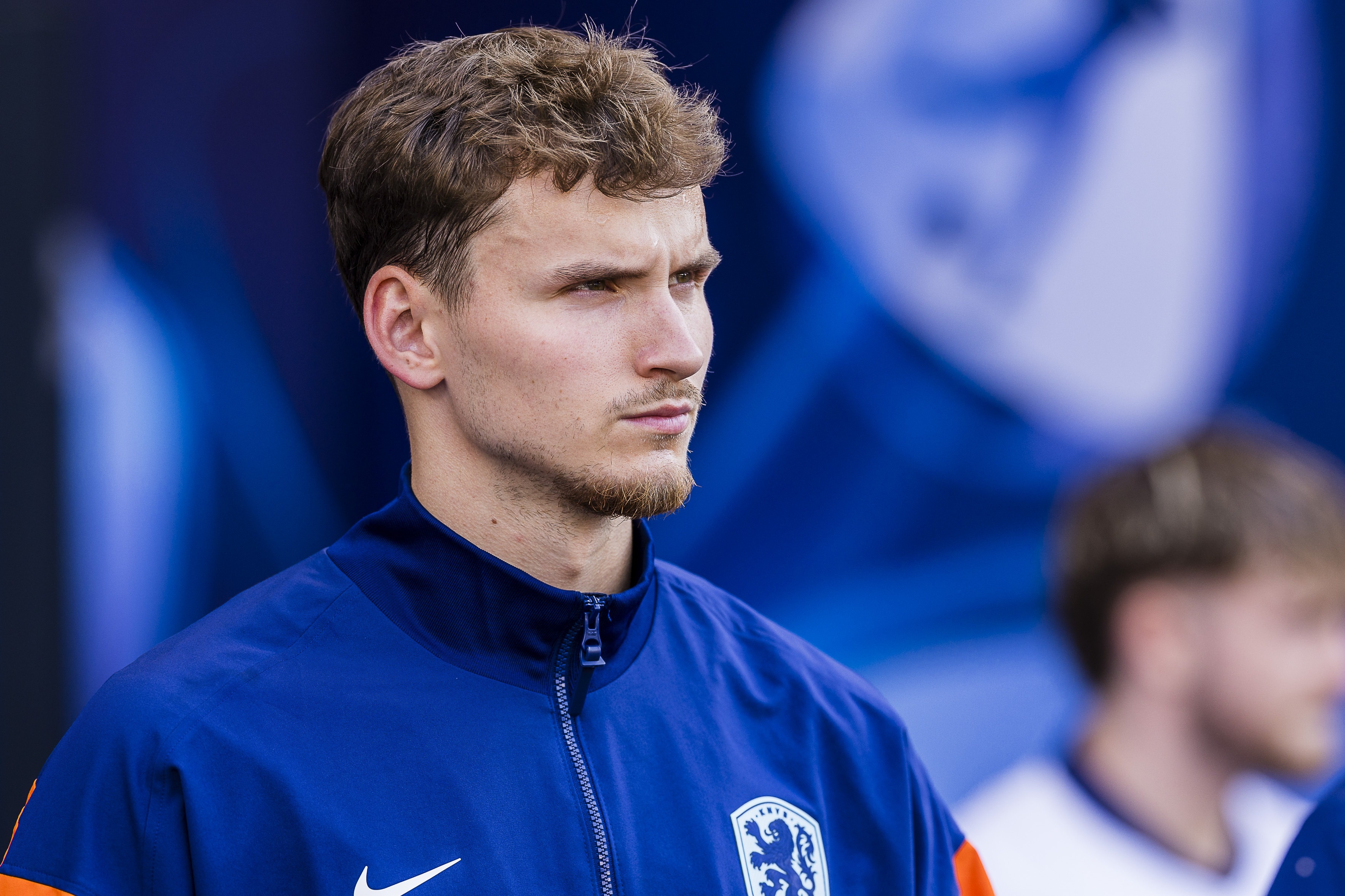 記者：米堡后衛(wèi)范登伯格約1100萬鎊轉(zhuǎn)會科隆，兩年前僅26萬鎊簽入