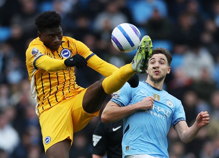 天空：曼聯(lián)尚未就巴萊巴與布萊頓接觸，他們目前的重點在出售球員