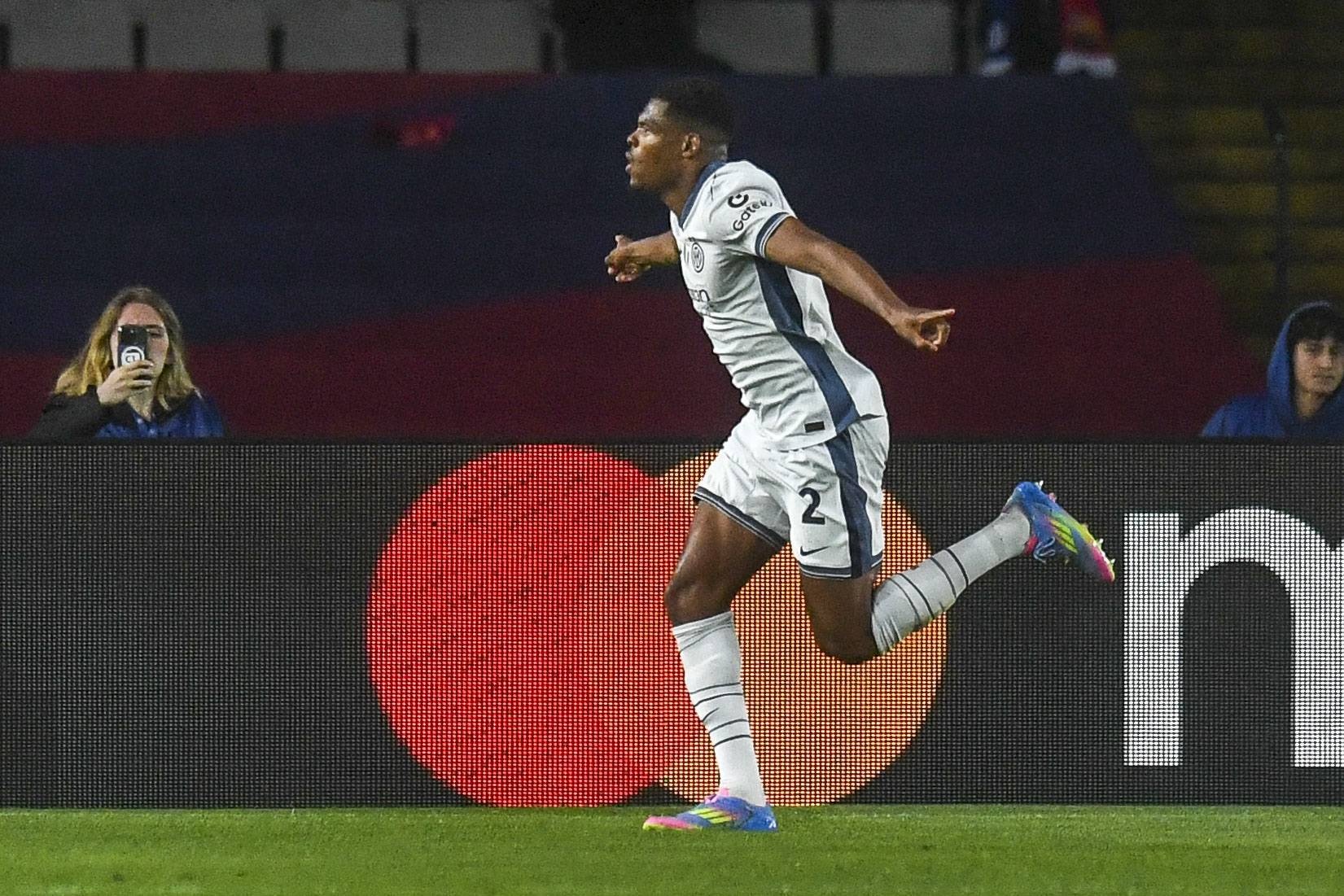 記者：國(guó)米對(duì)鄧弗里斯要價(jià)4000萬(wàn)-5000萬(wàn)歐，球員今夏不會(huì)離隊(duì)