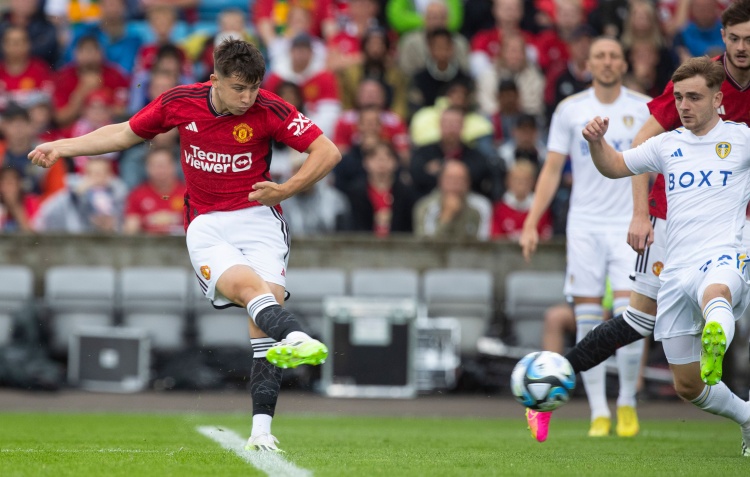 曼聯(lián)租將罰丟點(diǎn)球遭主帥調(diào)侃：祝你在老特拉福德罰點(diǎn)球時(shí)好運(yùn)