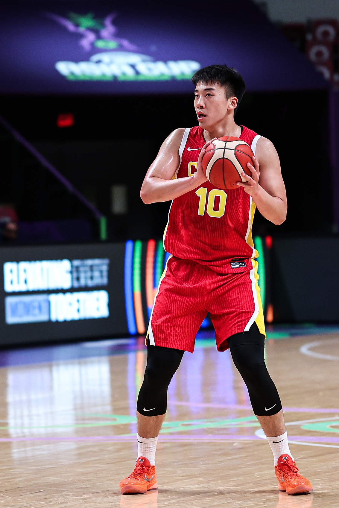 王俊杰無任何職業(yè)履歷就進(jìn)入國家隊(duì) 歷史第五人&比肩郭艾倫周琦