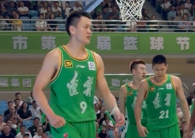 遼寧男籃熱身賽90比79擊敗美國TBT阿肯色州隊(duì) 姜宇星得到10分