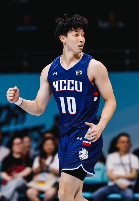 四項(xiàng)數(shù)據(jù)全場最高！宋昕澔24中10砍下29分12板6助2斷1帽