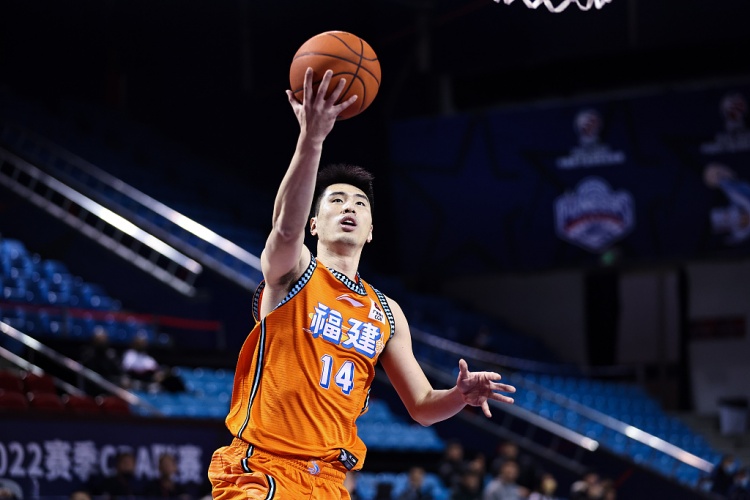 福建男籃目前還剩黃毅超一名頂薪球員 合同還剩一年