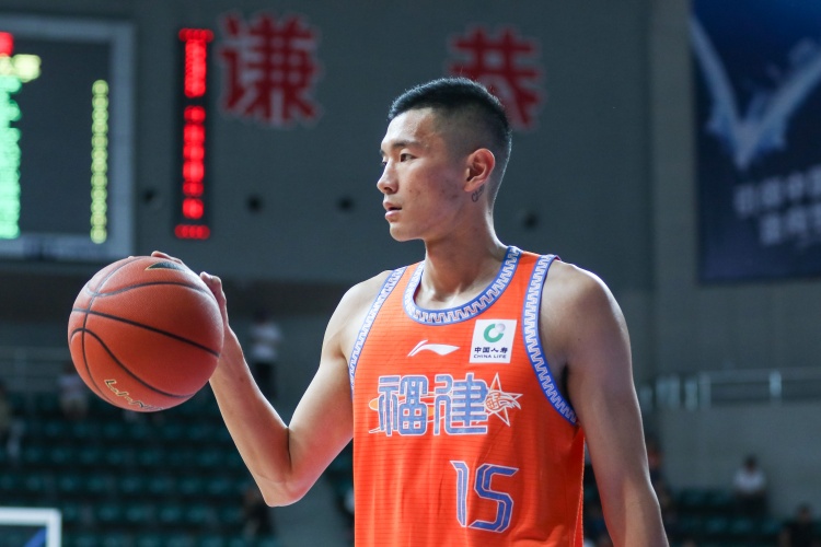 媒體人：陳林堅(jiān)已到隊(duì)跟山東男籃會(huì)合 體檢體測(cè)順利完成