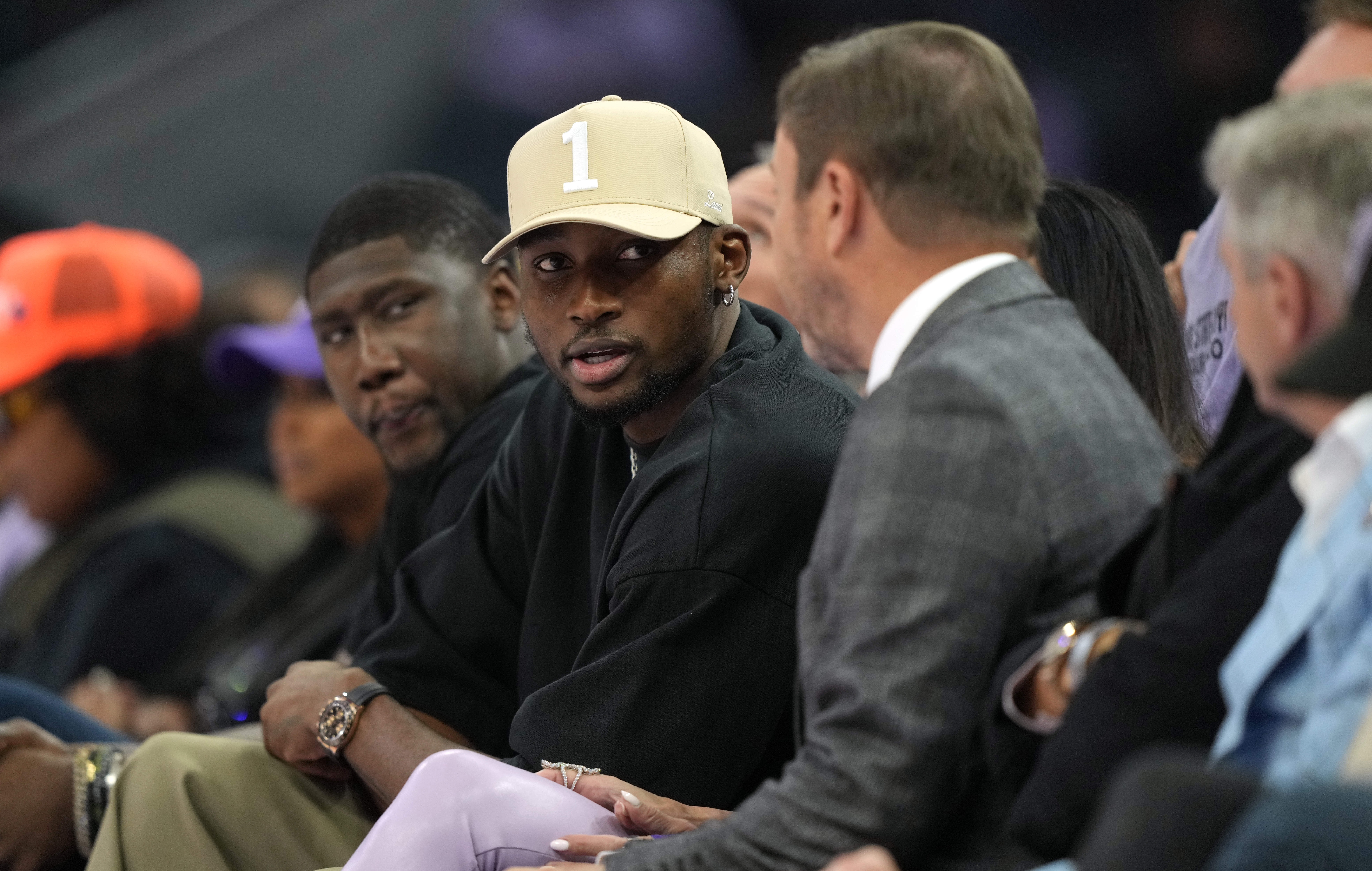 湖勇也只能簽邊緣球員！美記：今年休賽期自由市場(chǎng)熱度已完全冷卻