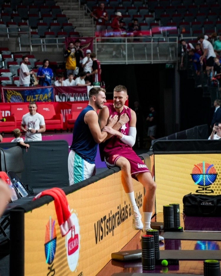 拉脫維亞籃協(xié)秘書長(zhǎng)：為了請(qǐng)東契奇出場(chǎng) 我們承擔(dān)了他們的差旅費(fèi)