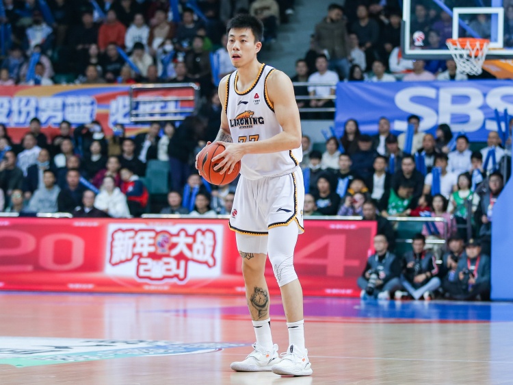 媒體人：張鎮(zhèn)麟父親當(dāng)年在遼寧打不上球 到了上海隊(duì)大殺四方