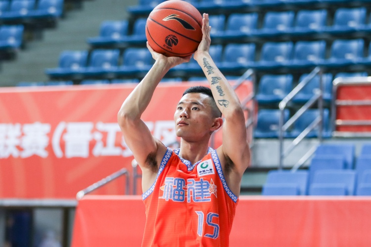 陳林堅加盟！媒體人：山東男籃這個休賽期的內(nèi)援引進工作結(jié)束