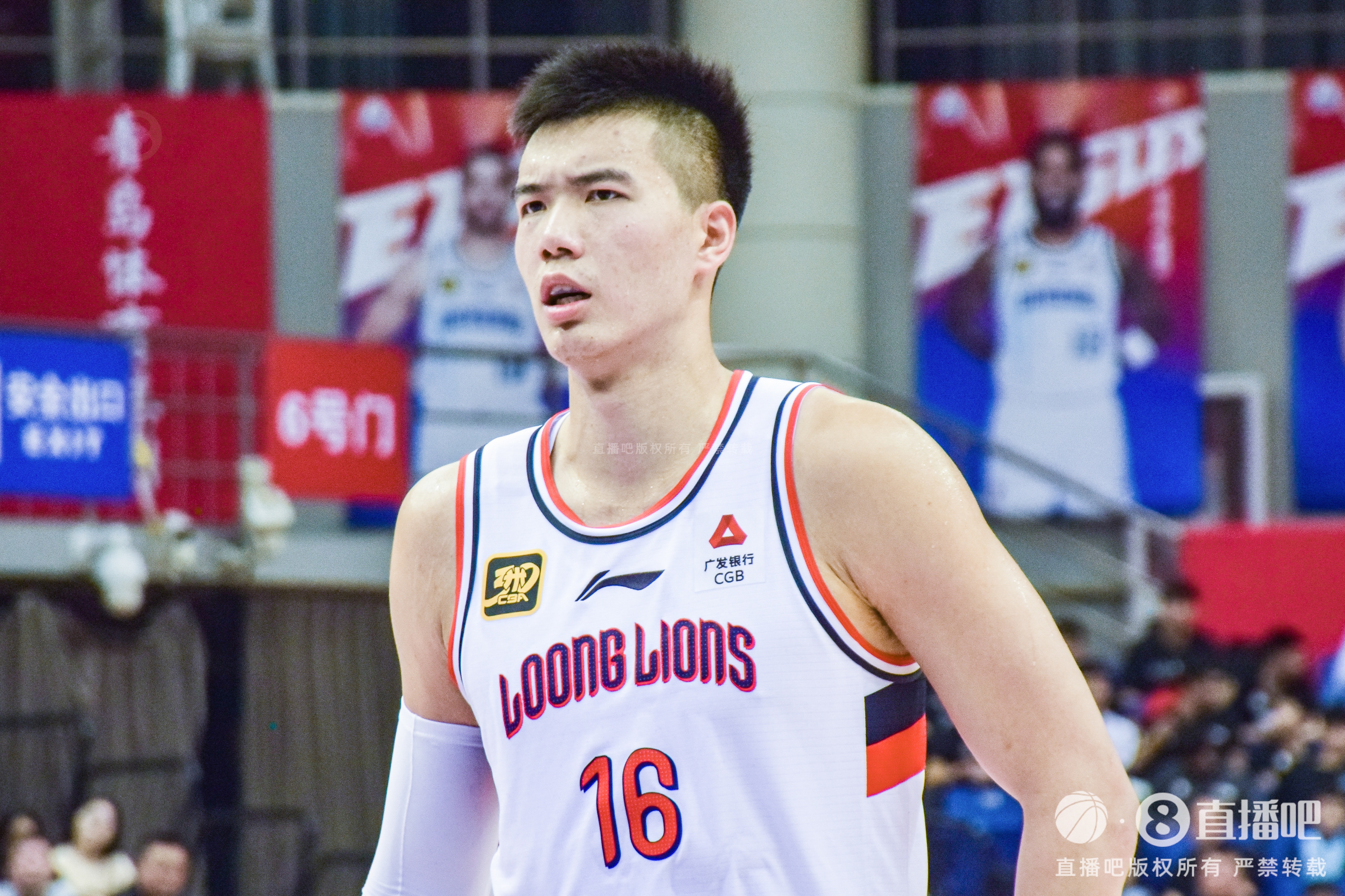 富裕！薩林杰焦泊喬任駿飛領(lǐng)銜廣東男籃新賽季內(nèi)線陣容